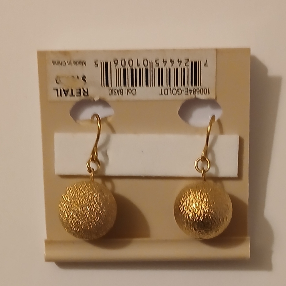Elegant Gold Dangle Earrings